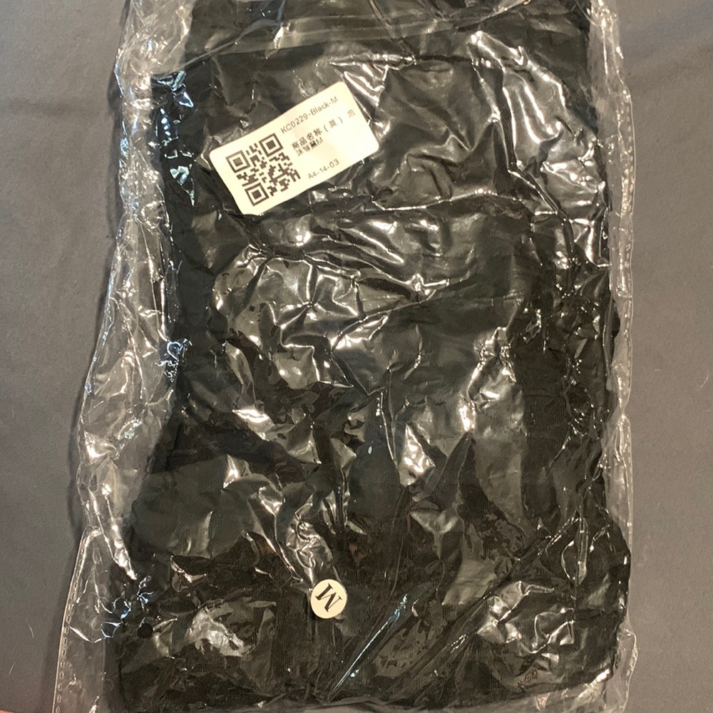 Booty lifting leggings. New still in bag. Size medium. Black